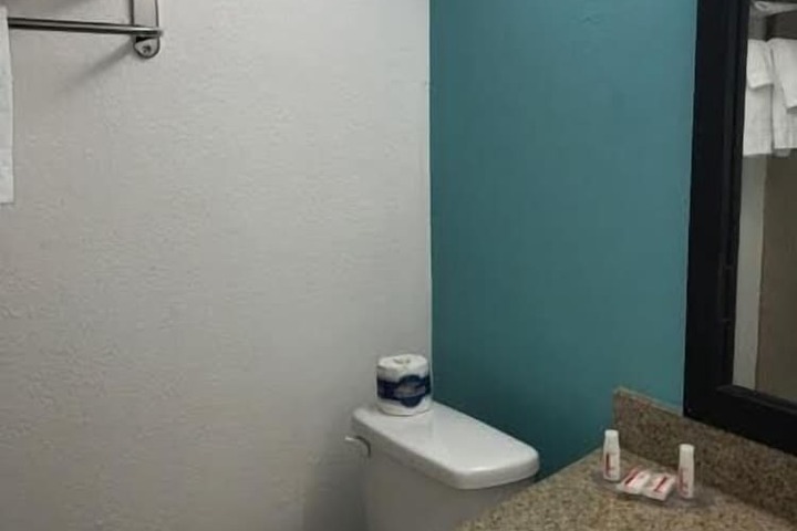 Room 24 of 60
