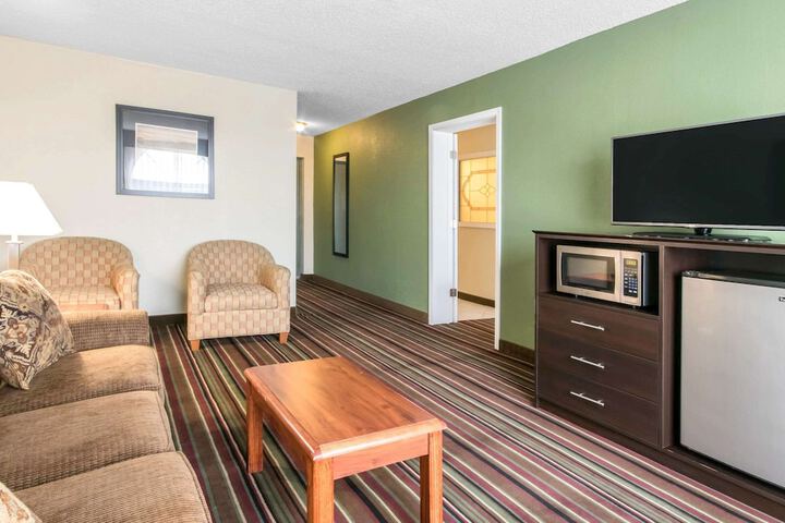 Room 42 of 57