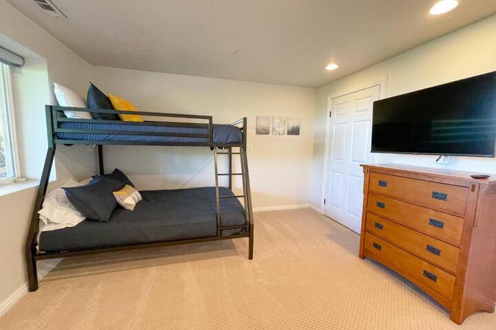 City View Retreat 2 BR 1 B