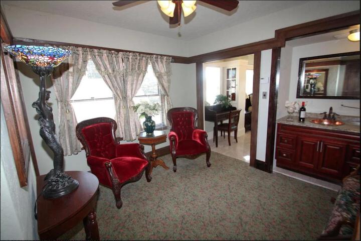 Shorelight Inn