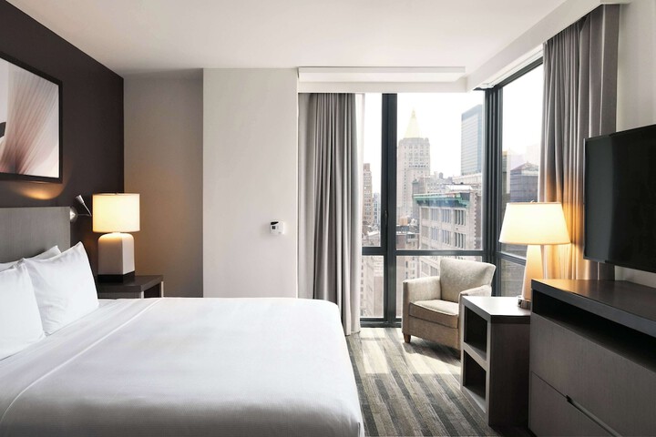 Room 25 of 46