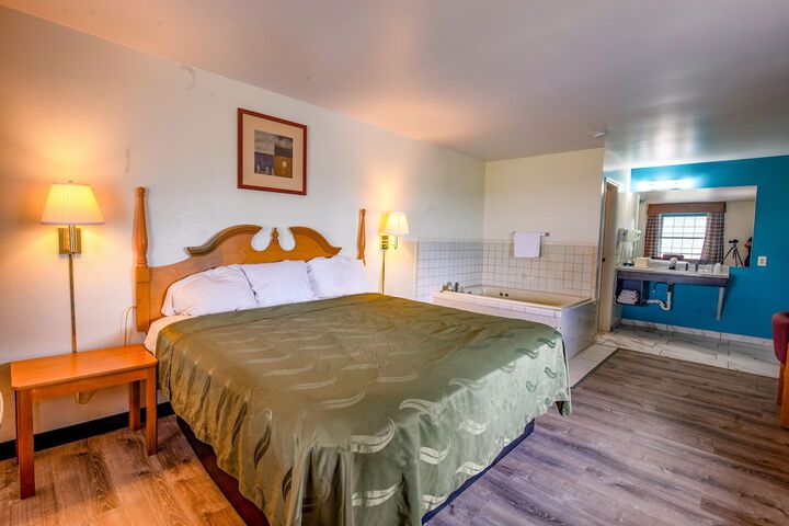 Economy Inn & Suites