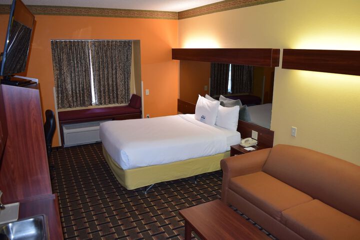 Room 18 of 43
