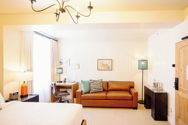 Room 47 of 72