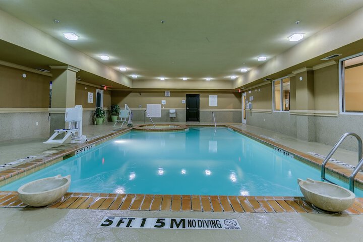 Holiday Inn Express Hotel & Suites Huntsville by IHG