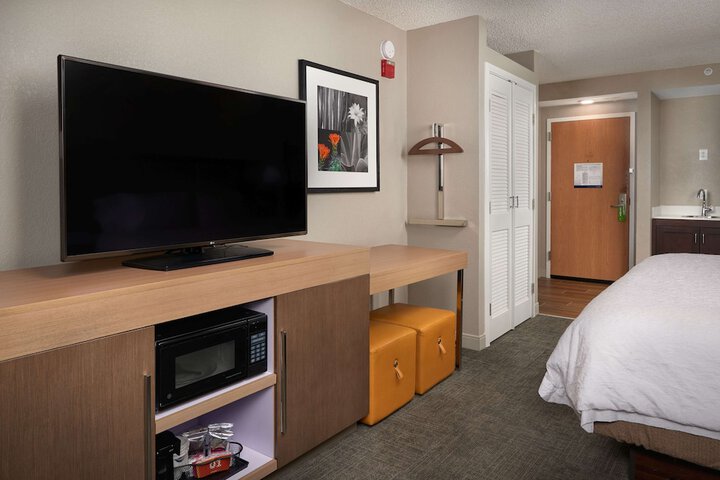 Room 17 of 36