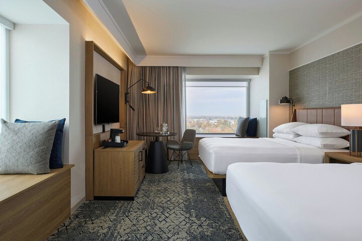 Sheraton Grand Sacramento Hotel