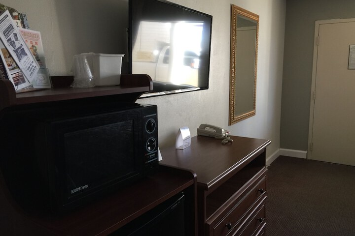 Room 15 of 37