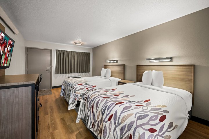 Room 8 of 32