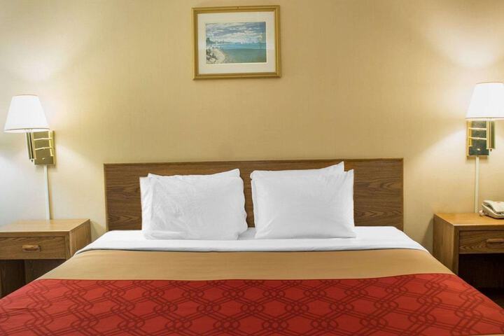 Room 17 of 25