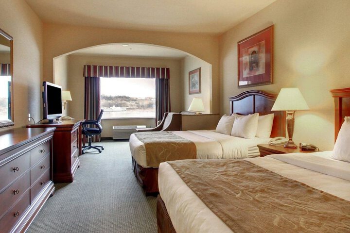 Room 13 of 33