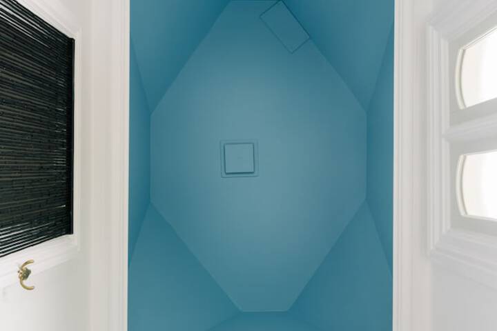 Room 9 of 46