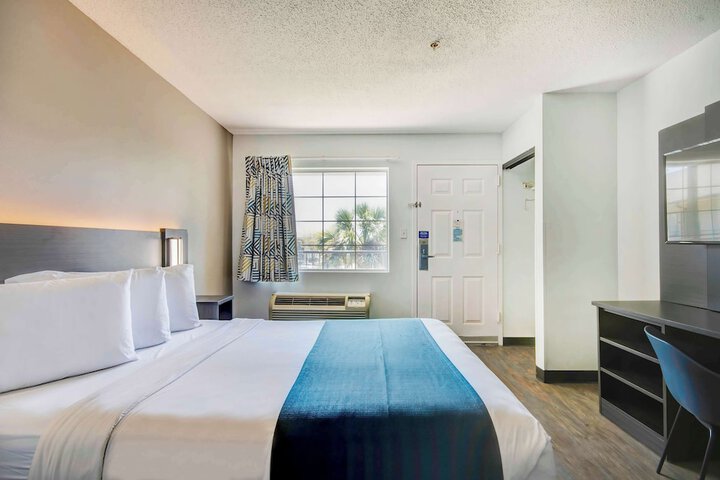 Studio 6 Extended Stay - Ocean Springs MS