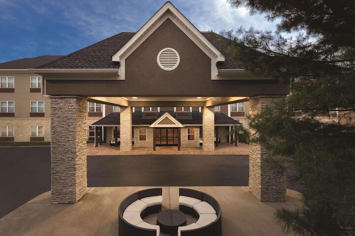 Hotel 2 of 33