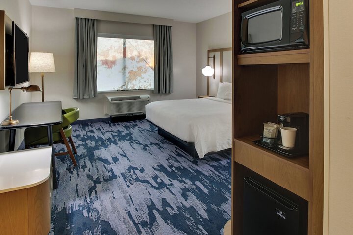 Room 14 of 33