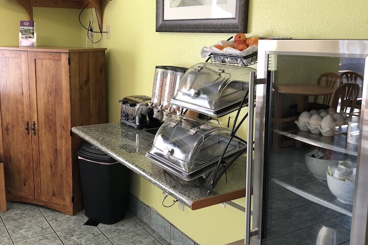 Breakfast/Coffee Service 39 of 47