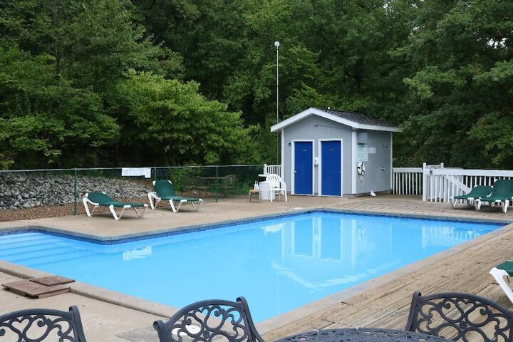 Pool 4 of 30