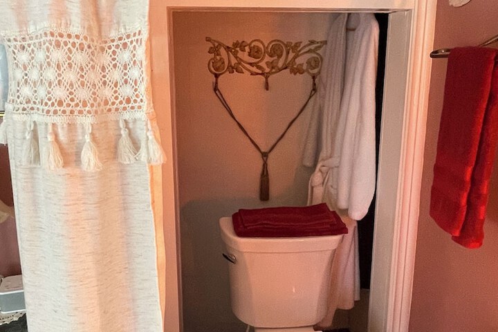 Secrets on Main Bed & Breakfast