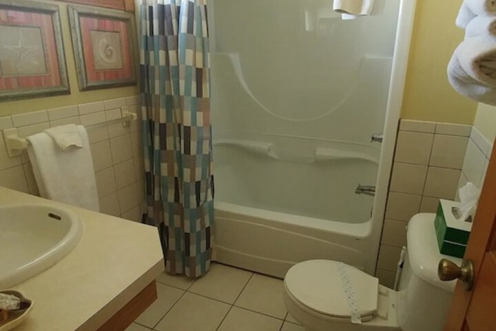 Room 103 of 128