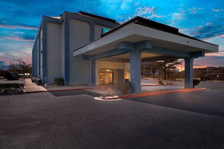 Hotel 3 of 40
