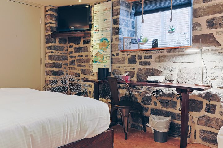 Room 84 of 102