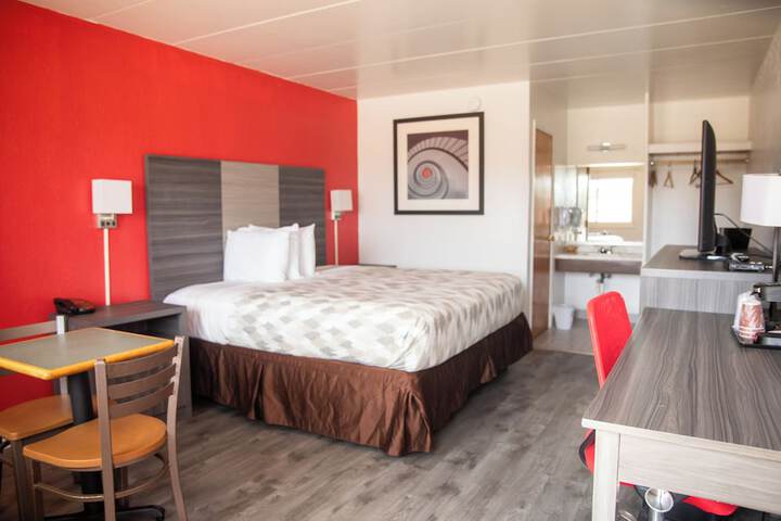 Room 5 of 14