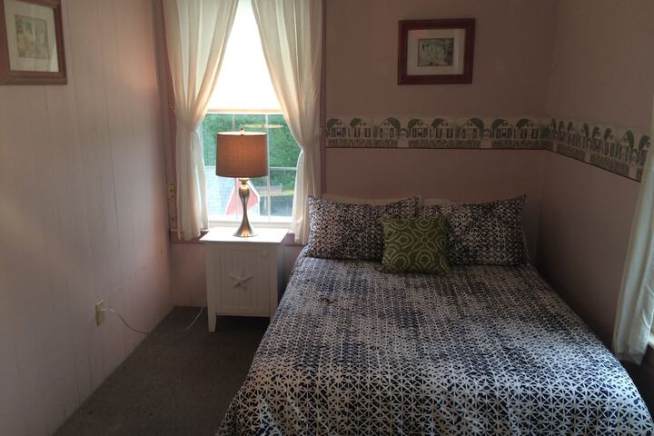Room 6 of 24