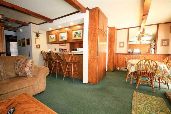 Room 5 of 16