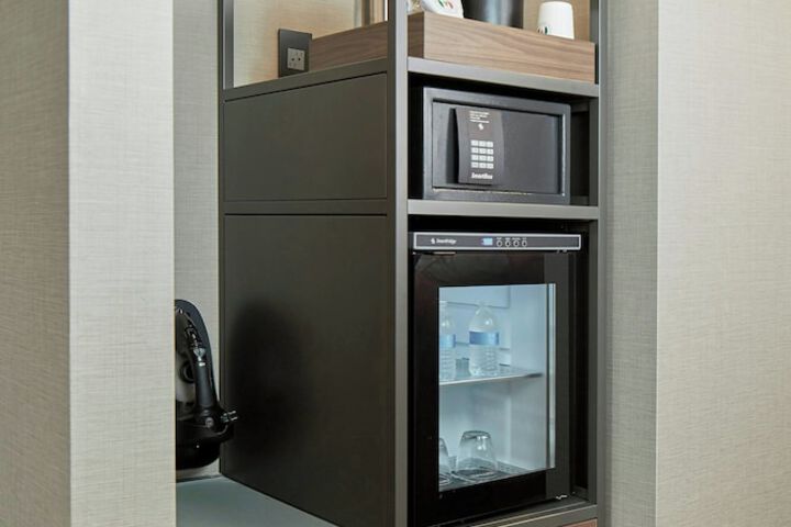 AC Hotel by Marriott Atlanta Airport Gateway