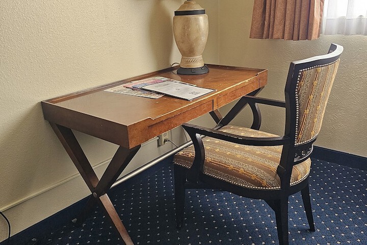 Room 25 of 66
