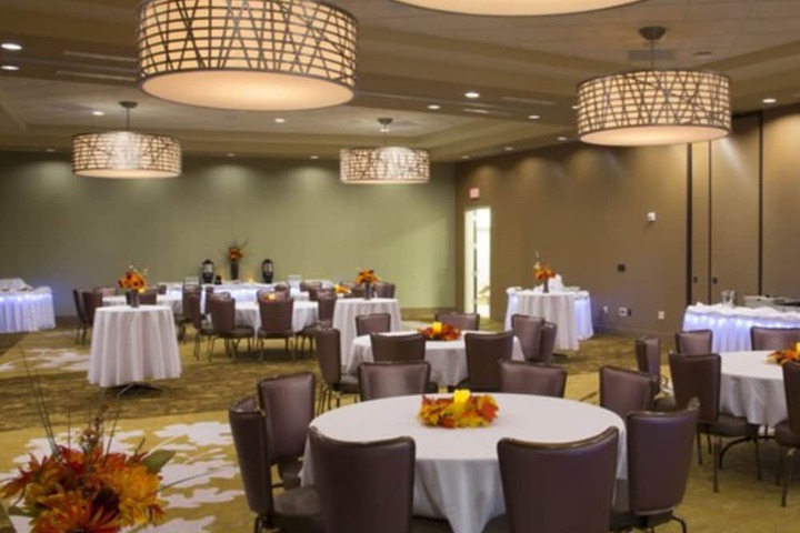 Ballroom/Hall 32 of 48