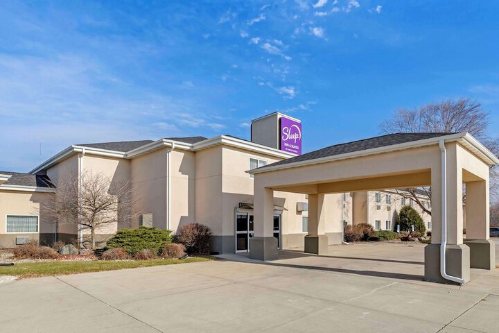 Sleep Inn & Suites Charles City