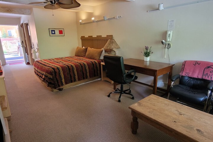 Room 82 of 127