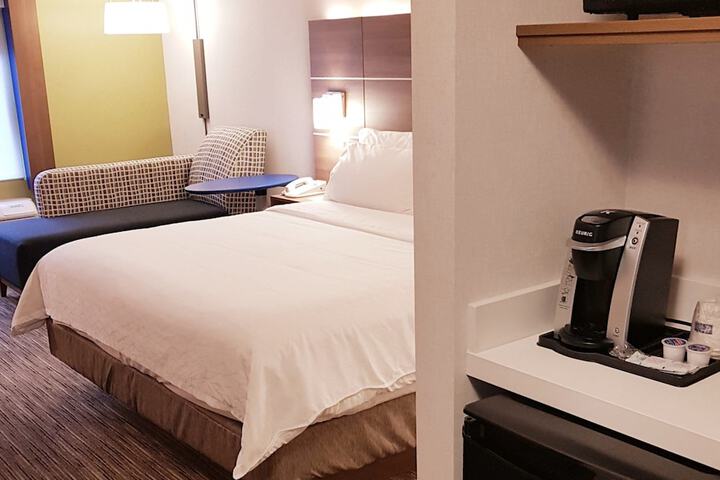 Room 43 of 62