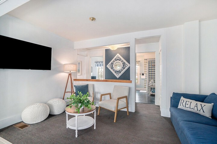 Room 43 of 128