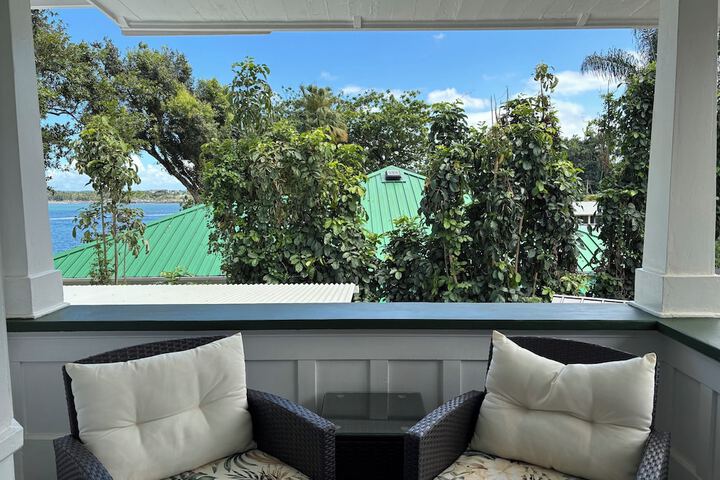 Hilo Bay Oceanfront B & B