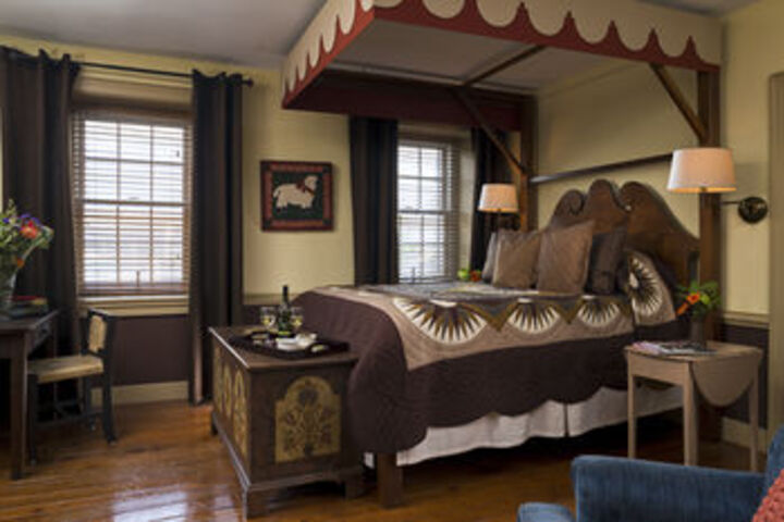 Historic Smithton Inn