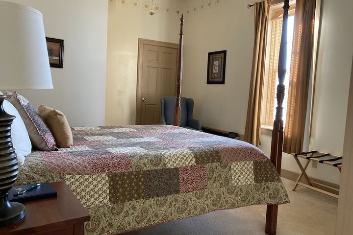 Room 52 of 68