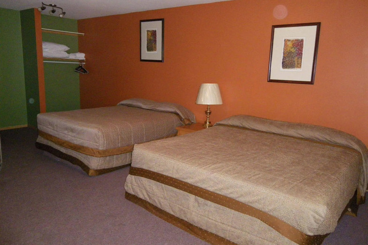 SELKIRK INN