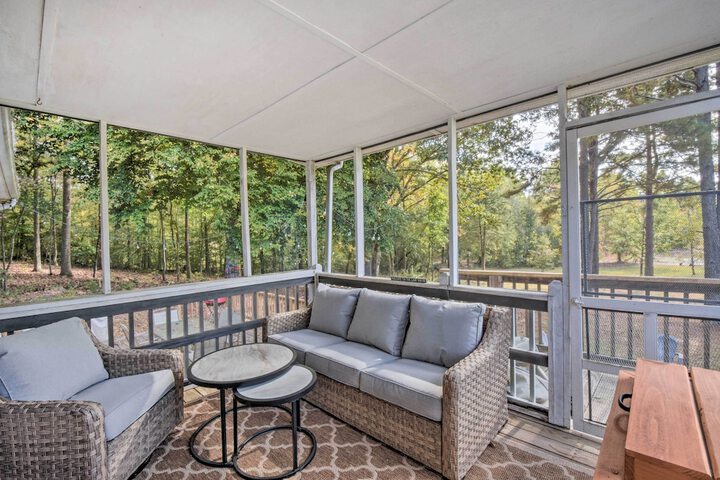 Lakefront Westminster Retreat w / Boat Dock!