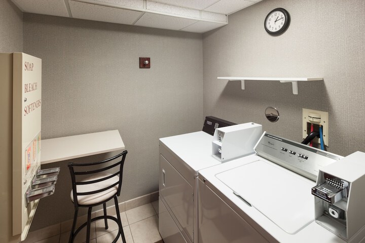 Room 22 of 38