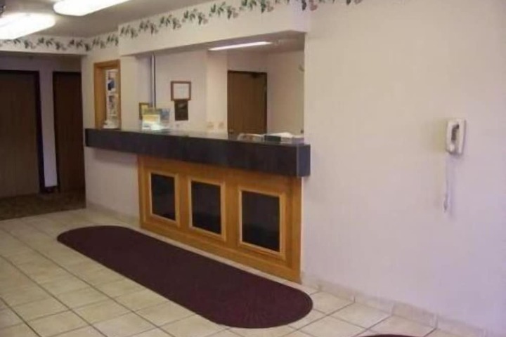 Budget Host Inn & Suites
