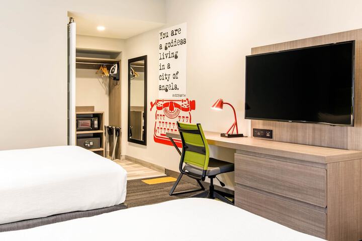 Room 10 of 52