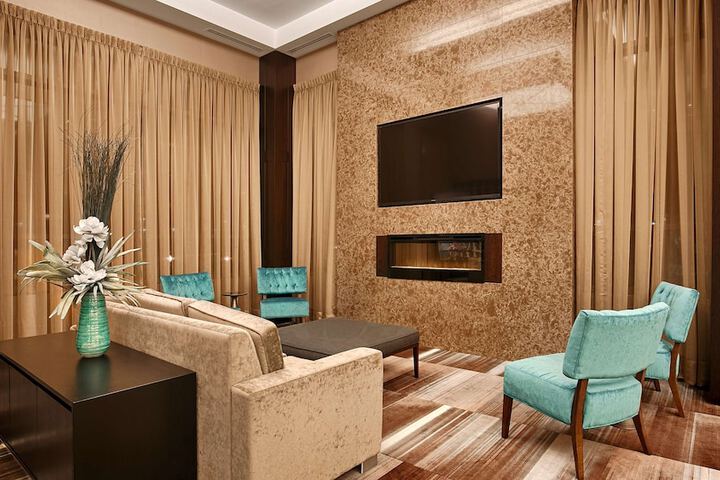 Best Western Plus Lamplighter Inn & Conference Centre