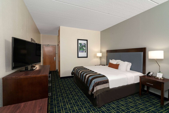 Room 18 of 25