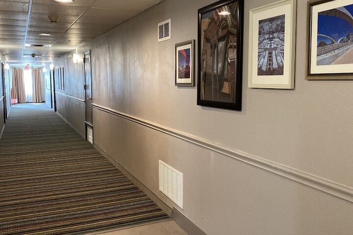 Ballroom/Hall 20 of 24