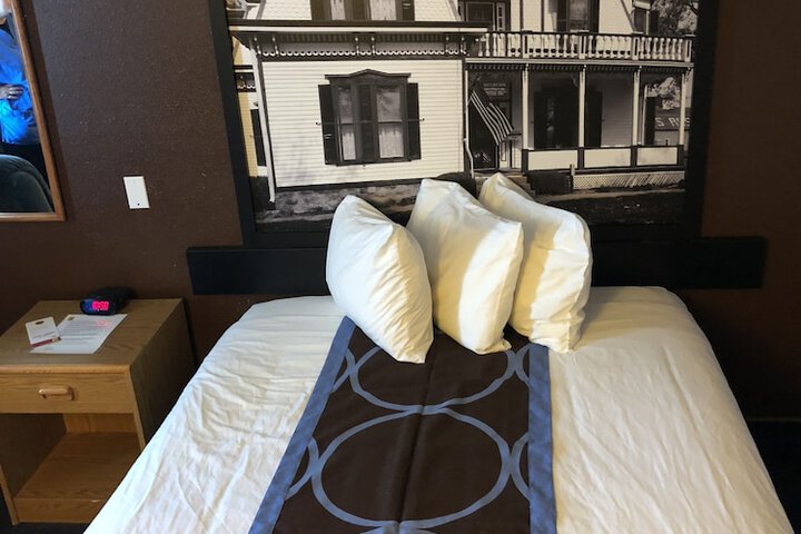 Room 9 of 51