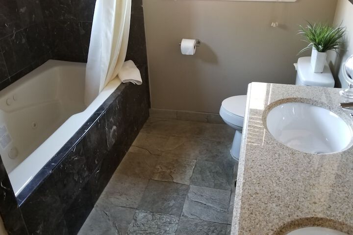 Room 178 of 245