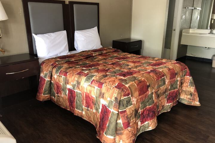 Room 25 of 31