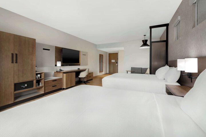 Room 14 of 68